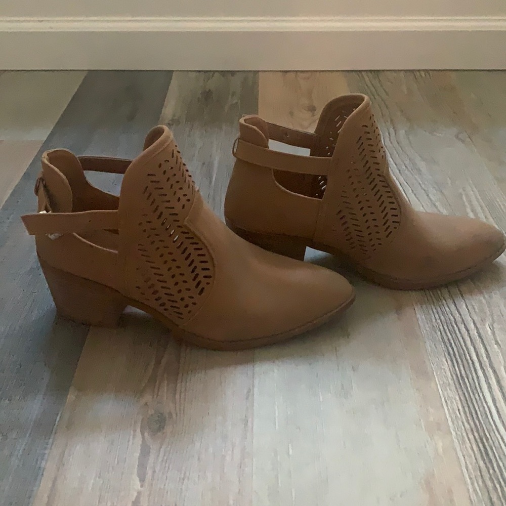Woman’s size 10 Booties